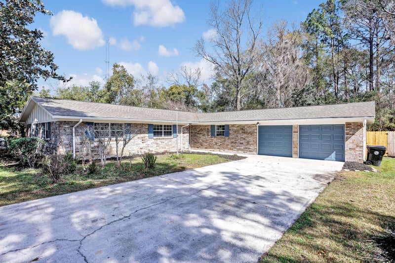 Photo 3 of 947 Grove Park Dr E, Orange Park, FL 32073, photographed by Megapixeler