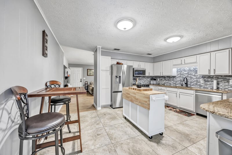 Photo 8 of 7946 Dalehurst Dr S, Jacksonville, FL 32277, photographed by Megapixeler
