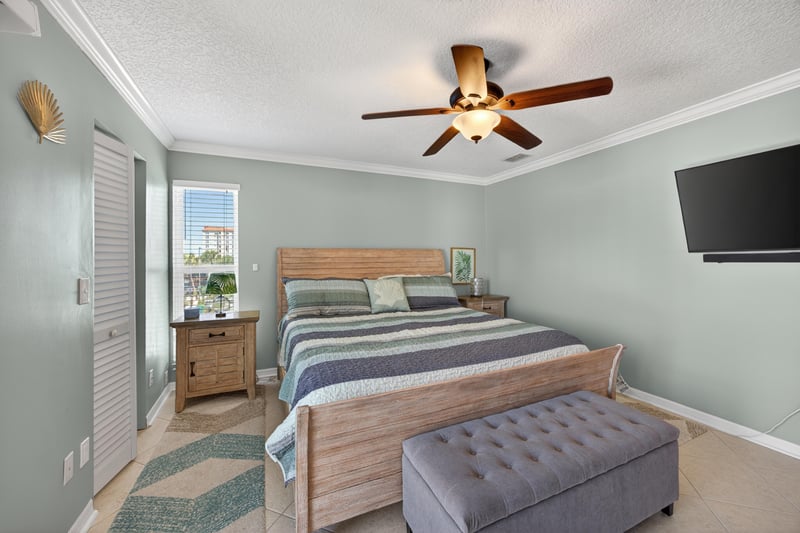 Photo 15 of 724 1st St S, Jacksonville Beach, FL 32250, photographed by Megapixeler