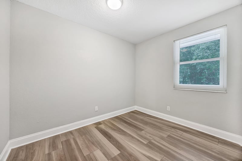 Photo 16 of 1682 Hiram St, Jacksonville, FL 32209, photographed by Megapixeler