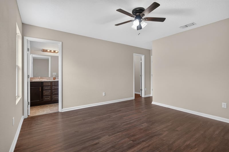 Bedroom, empty, with closet door at 7253 Townsend Village Ct, Jacksonville, FL