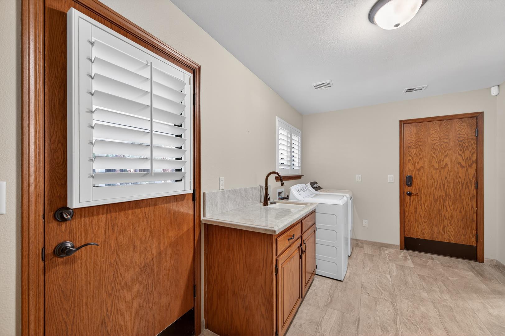 816 E Country View Cir, photo 51