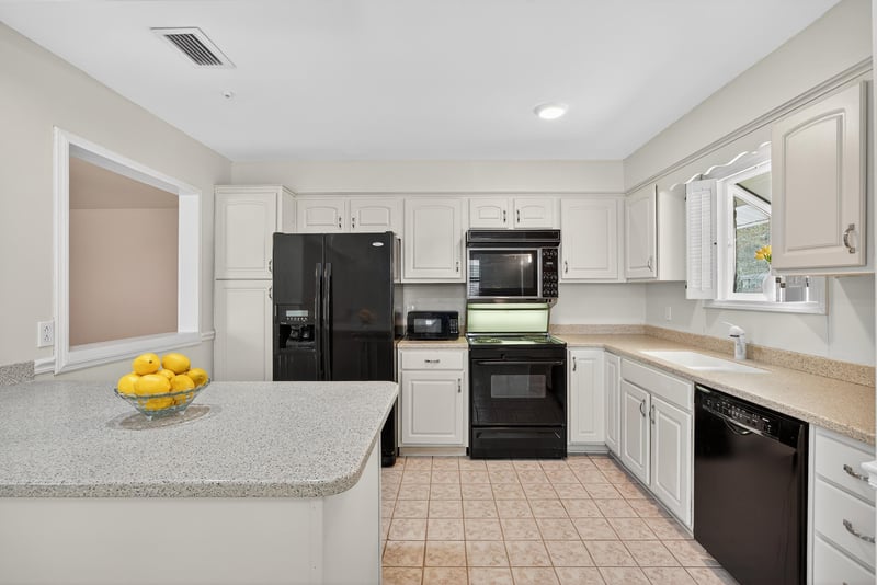 Photo 14 of 1261 Lamanto Ave E, Jacksonville, FL 32211, photographed by Megapixeler