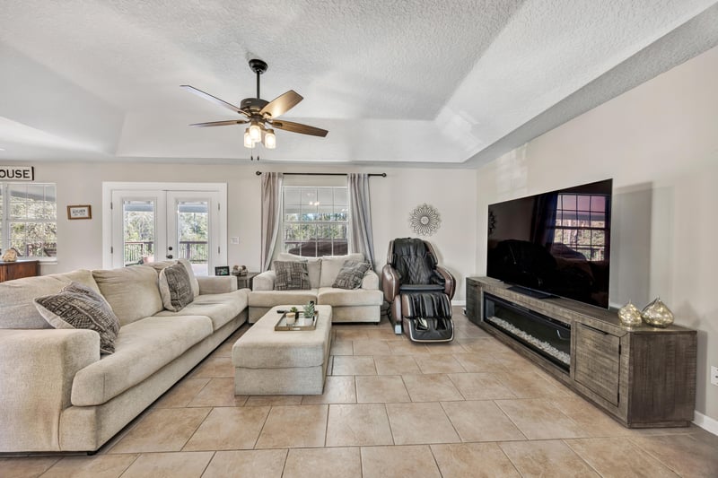 Photo 7 of 4919 Kangaroo Cir, Middleburg, FL 32068, photographed by Megapixeler