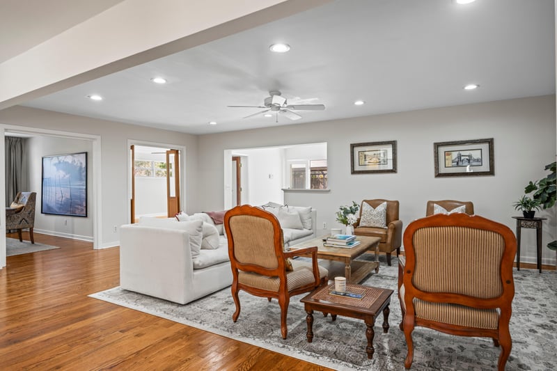 Photo 11 of 906 Old Grove Manor, Jacksonville, FL 32207, photographed by Megapixeler