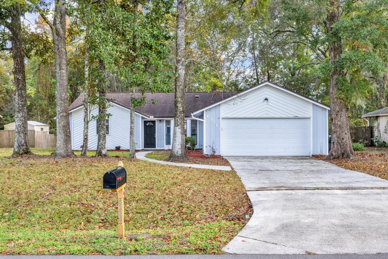 Photo 1 of 6281 Island Forest Dr, Orange Park, FL 32003, photographed by Megapixeler