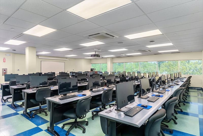 Computer Lab at 6675 Corporate Center Pkwy, Jacksonville, FL 32216