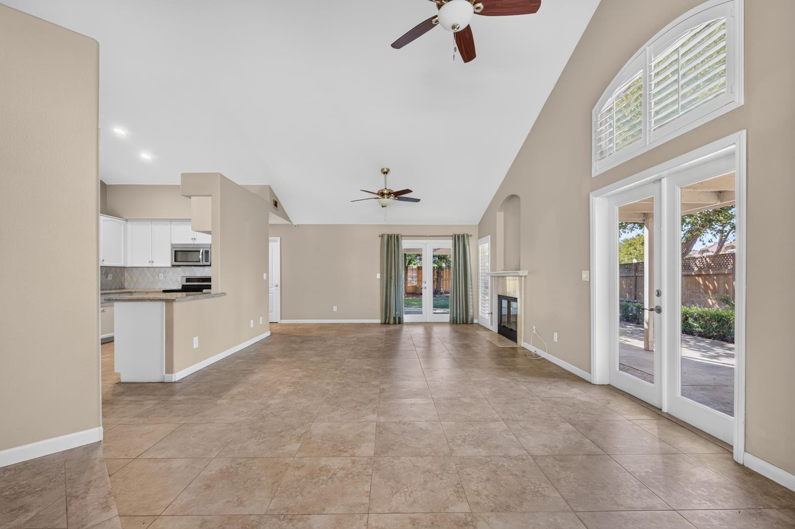 1327 E La France Dr, photo 14