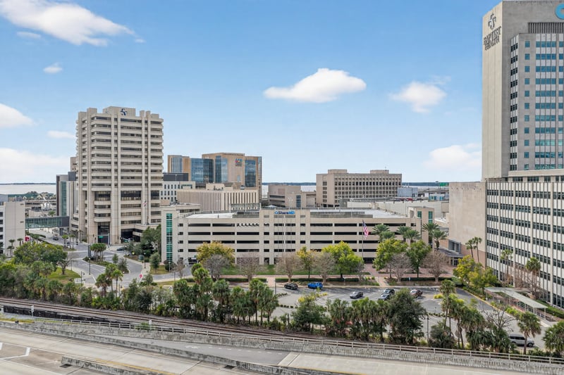 Photo 33 of 841 Prudential Dr, Jacksonville, FL 32207, photographed by Megapixeler