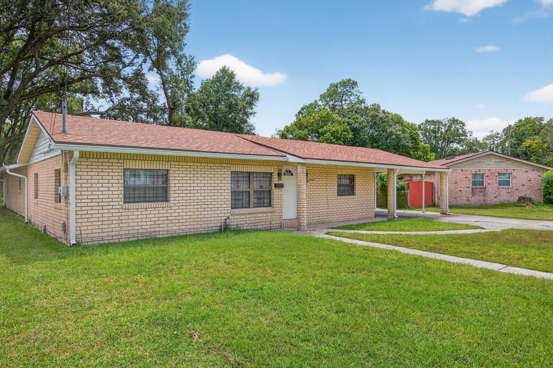 Photo 2 of 5216 Doncaster Ave, Jacksonville, FL 32208, photographed by Megapixeler