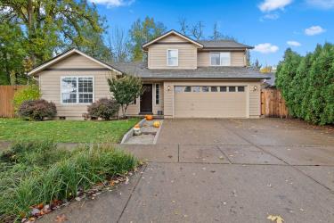 5705 Woodside Dr SE