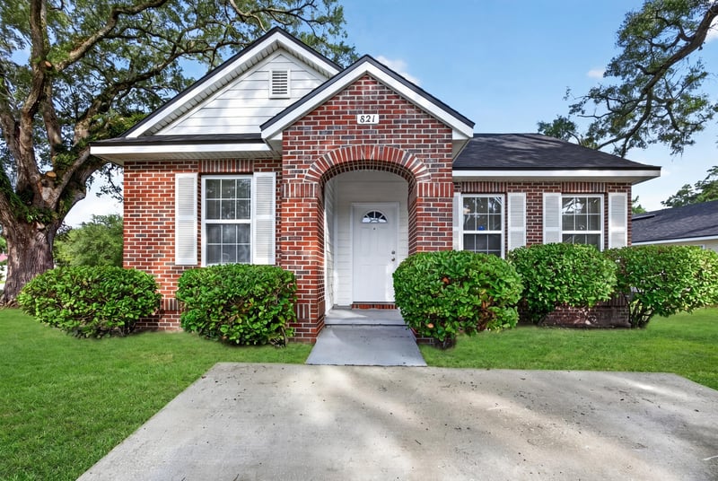Photo 4 of 821 Oak Arbor Cir, Jacksonville, FL 32206, photographed by Megapixeler