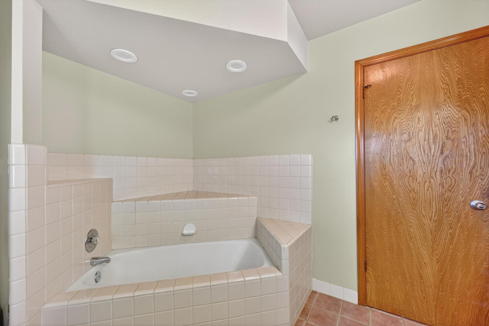 1185 N Locan Ave, photo 47