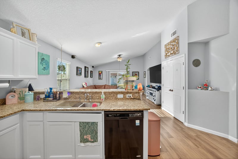 Photo 13 of 3286 Hidden Meadows Ct, Green Cove Springs, FL 32043, photographed by Megapixeler
