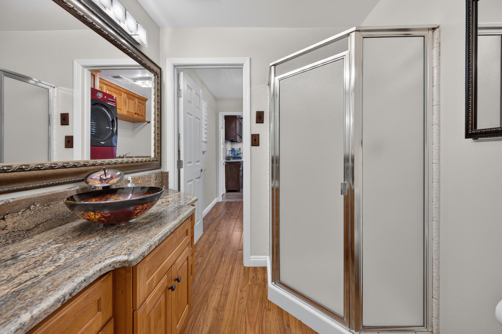 6197 N Fruit Ave, photo 35