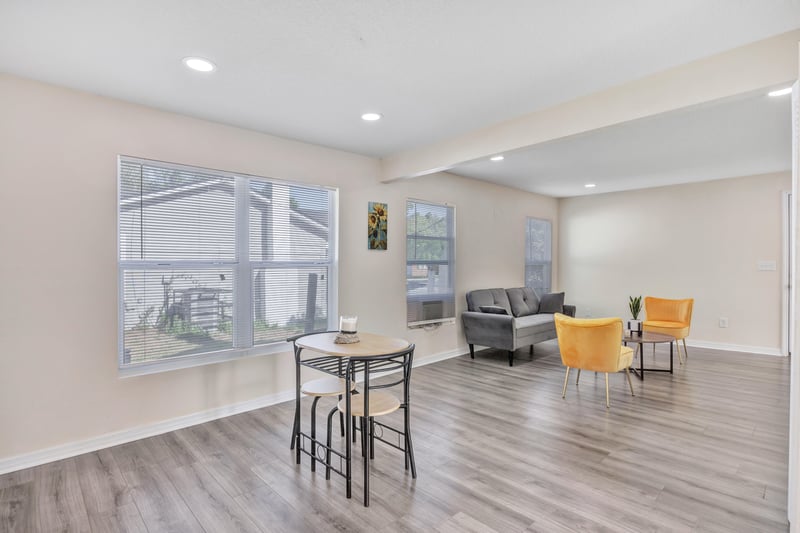 Photo 9 of 432 Tallulah Ave, Jacksonville, FL 32208, photographed by Megapixeler