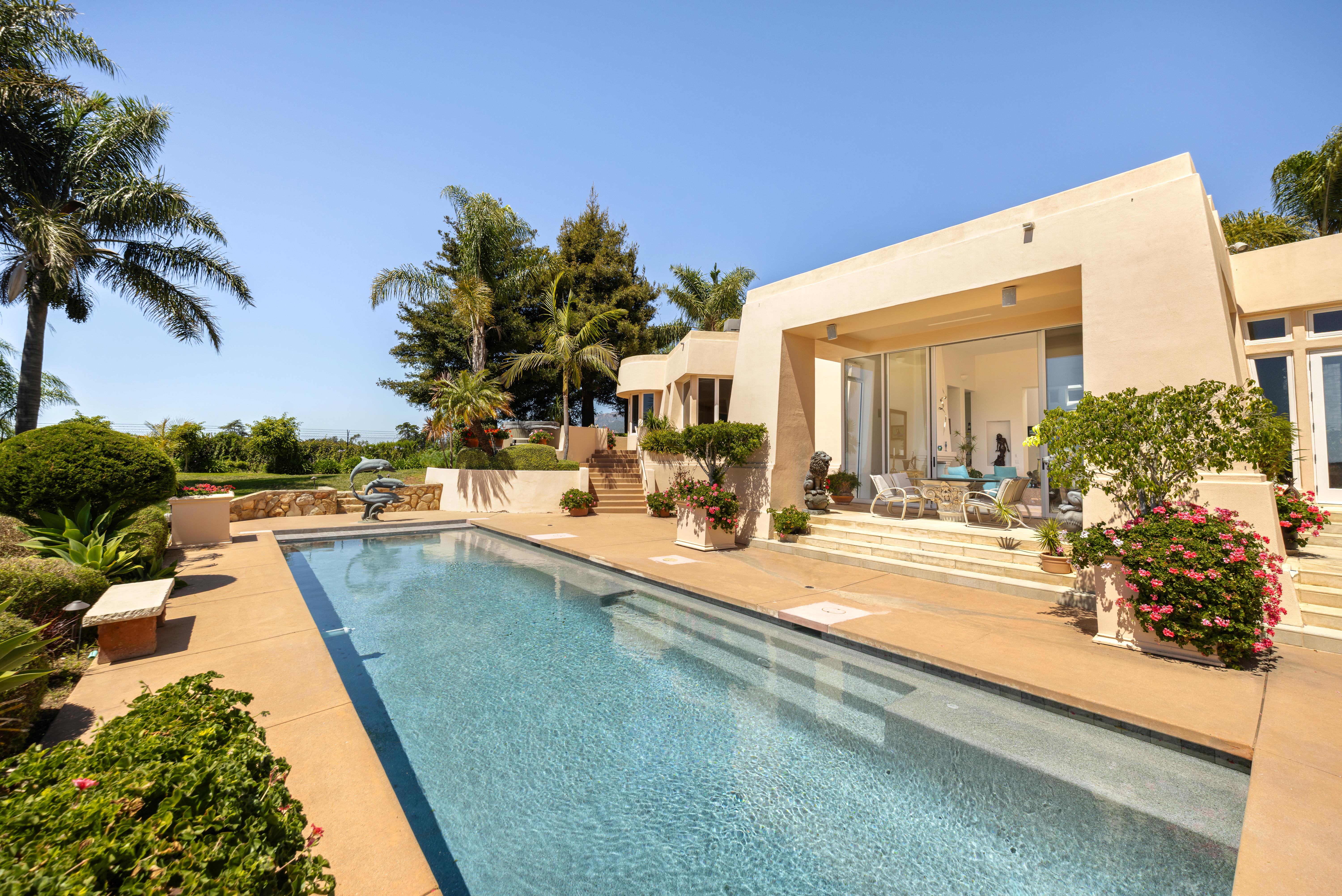 Real estate photography virtual tour of chef's kitchen at 11 Hunt Drive, Santa Barbara CA by VirTour Media