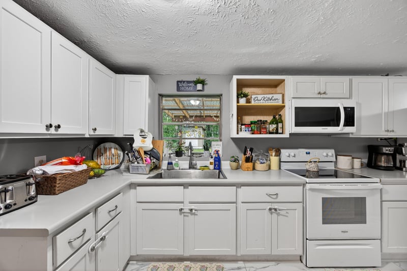 Photo 40 of 7221 Dostie Dr E, Jacksonville, FL 32209, photographed by Megapixeler