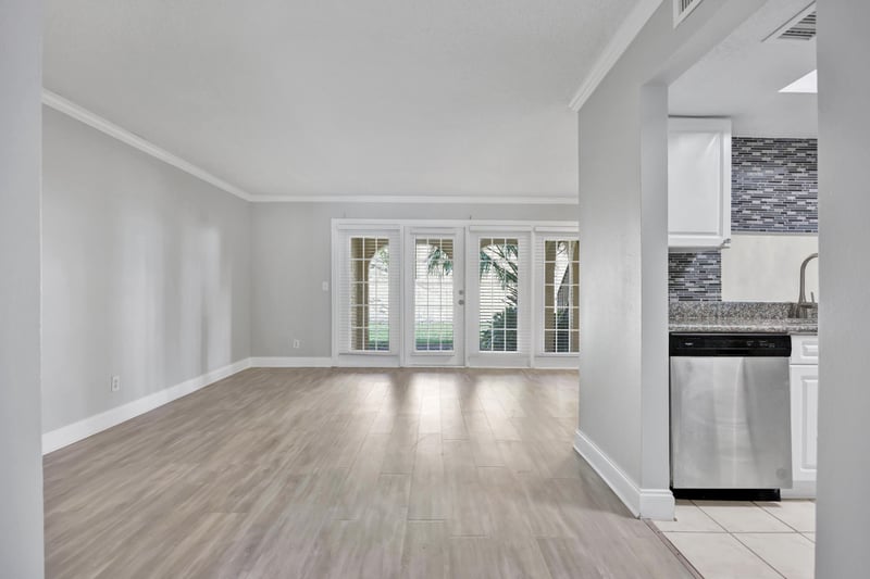 Photo 6 of 3929 Mission Dr unit 5, Jacksonville, FL 32217, photographed by Megapixeler