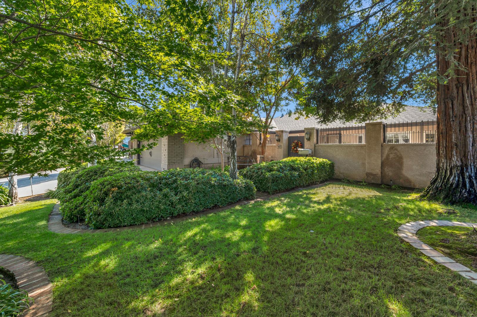 787 E Vermont Ave, photo 7