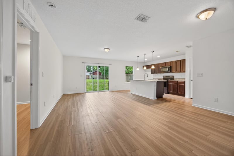 Photo 6 of 5315 Colonial Ave, Jacksonville, FL 32210, photographed by Megapixeler