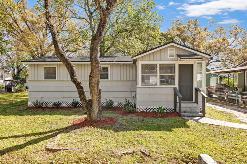 Photo 1 of 825 Wyolen St, Jacksonville, FL 32254, photographed by Megapixeler