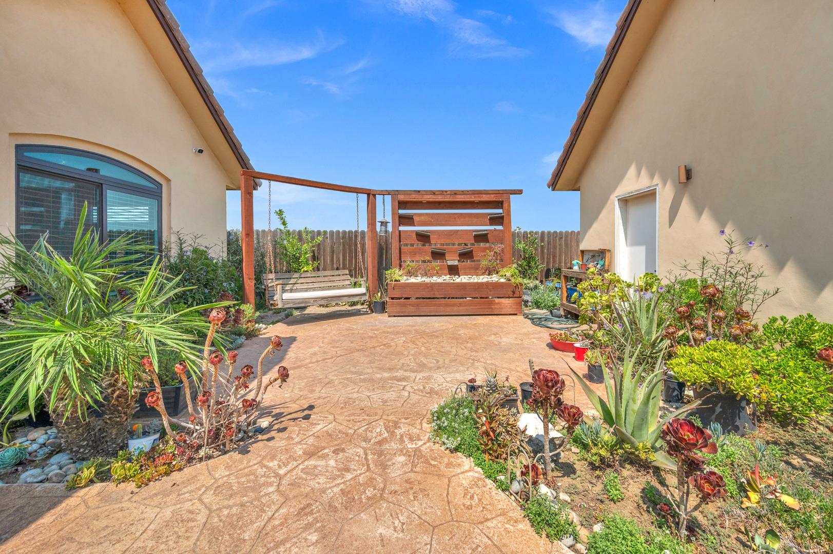 1139 N Citrus Ct, photo 46