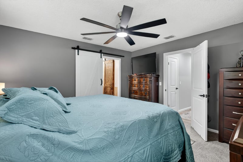 Photo 37 of 6049 Taylor Rd, Jacksonville, FL 32234, photographed by Megapixeler