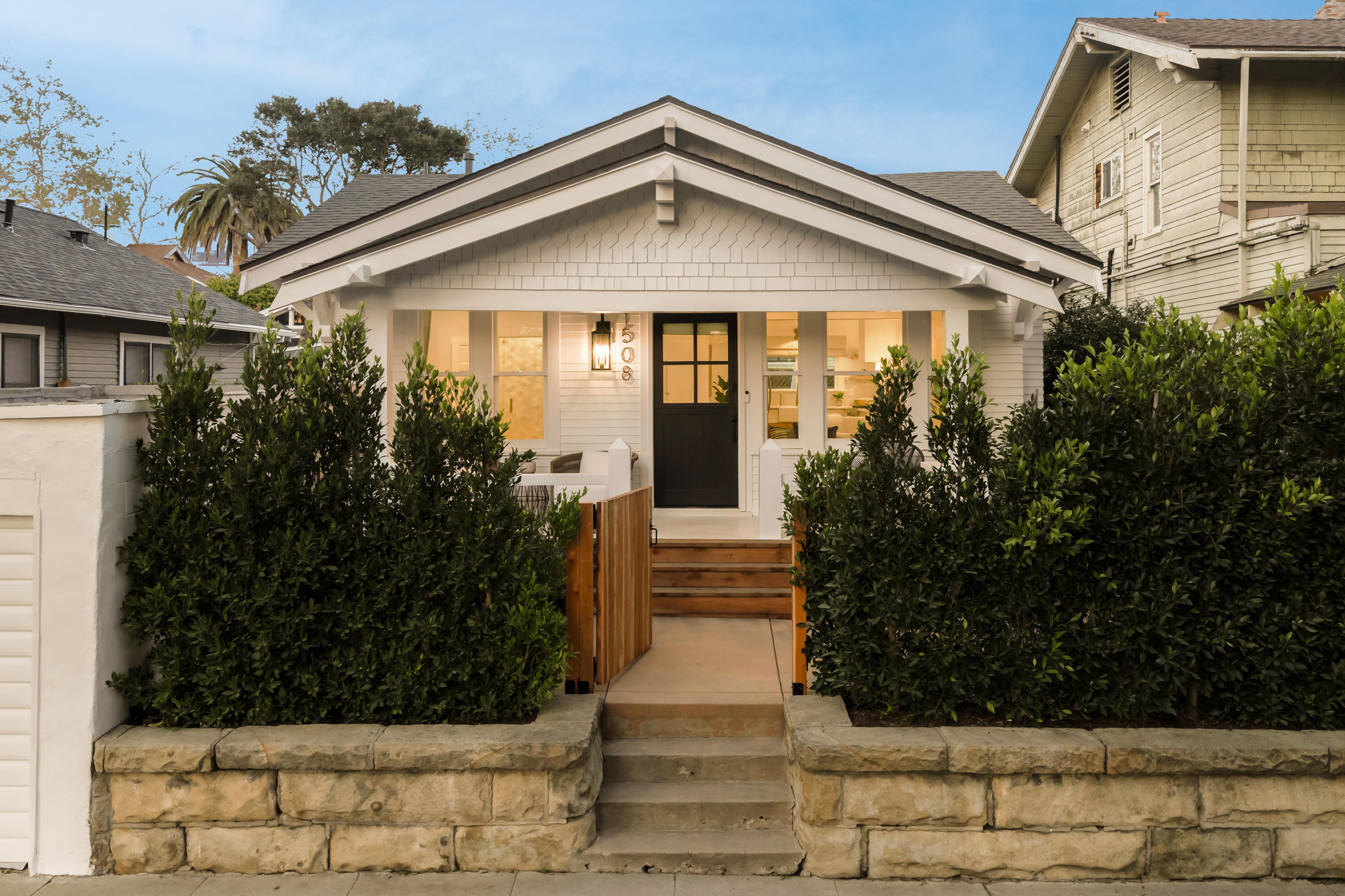Real estate photography virtual tour of 1508 De La Vina St, Santa Barbara — 49-photo standard package by VirTour Media