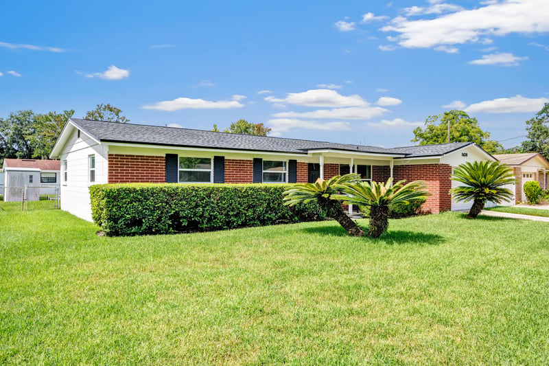 Photo 3 of 5676 Flagstaff Rd, Jacksonville, FL 32207, photographed by Megapixeler
