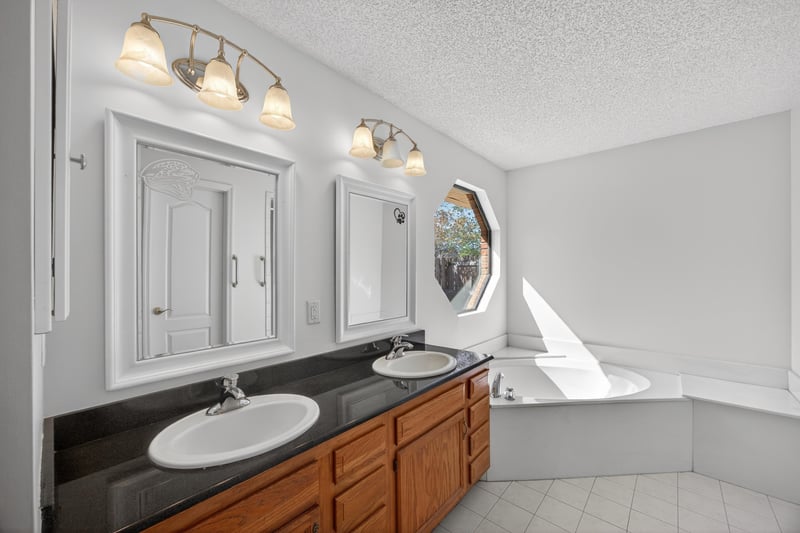 Photo 27 of 985 Sweetwood Ct, Orange Park, FL 32065, photographed by Megapixeler