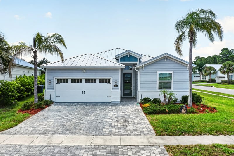 Front of the home at street level at 91 Tilloo Ct, St. Johns, FL