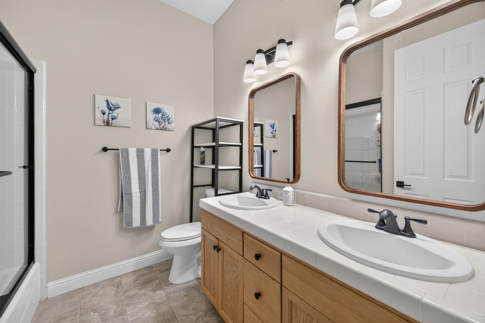 633 W Richmond Ave, photo 66