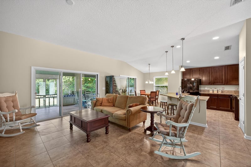 Photo 11 of 110 Pioneer Trail, Palatka, FL 32177, photographed by Megapixeler