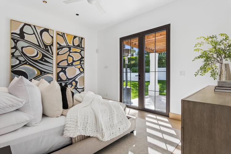 MCM feature walls, primary bedroom, second view, Paradise Valley