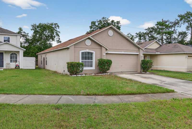 Photo 2 of 2042 Wiley Oaks Ln, Jacksonville, FL 32210, photographed by Megapixeler