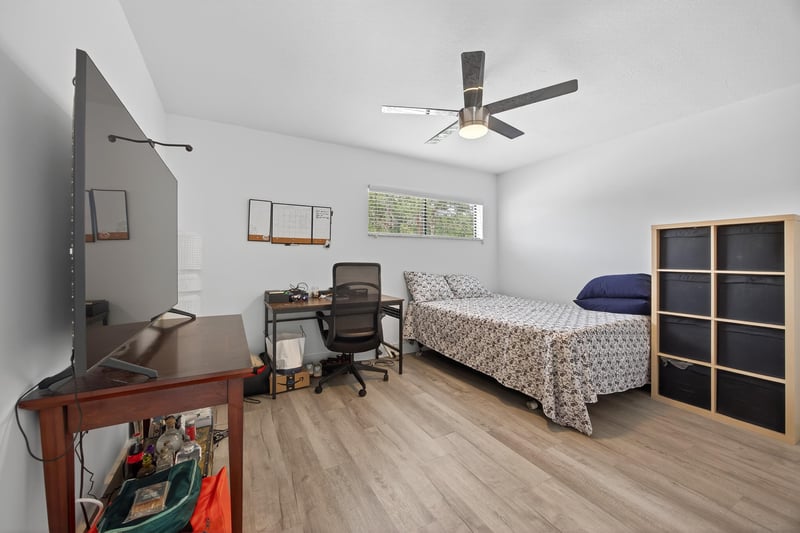 Photo 31 of 7805 Baymeadows Cir W, Jacksonville, FL 32256, photographed by Megapixeler
