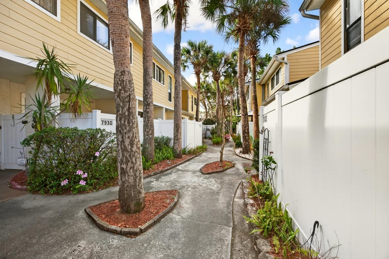 Photo 37 of 7936 Los Robles Ct #7936, Jacksonville, FL 32256, photographed by Megapixeler