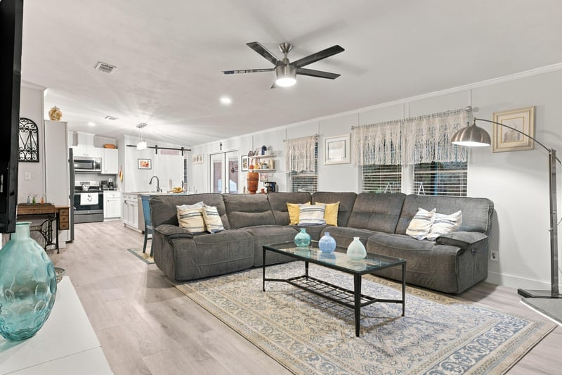 Living room seating area, photographed by Megapixeler on Secret Cove Rd, Middleburg, FL