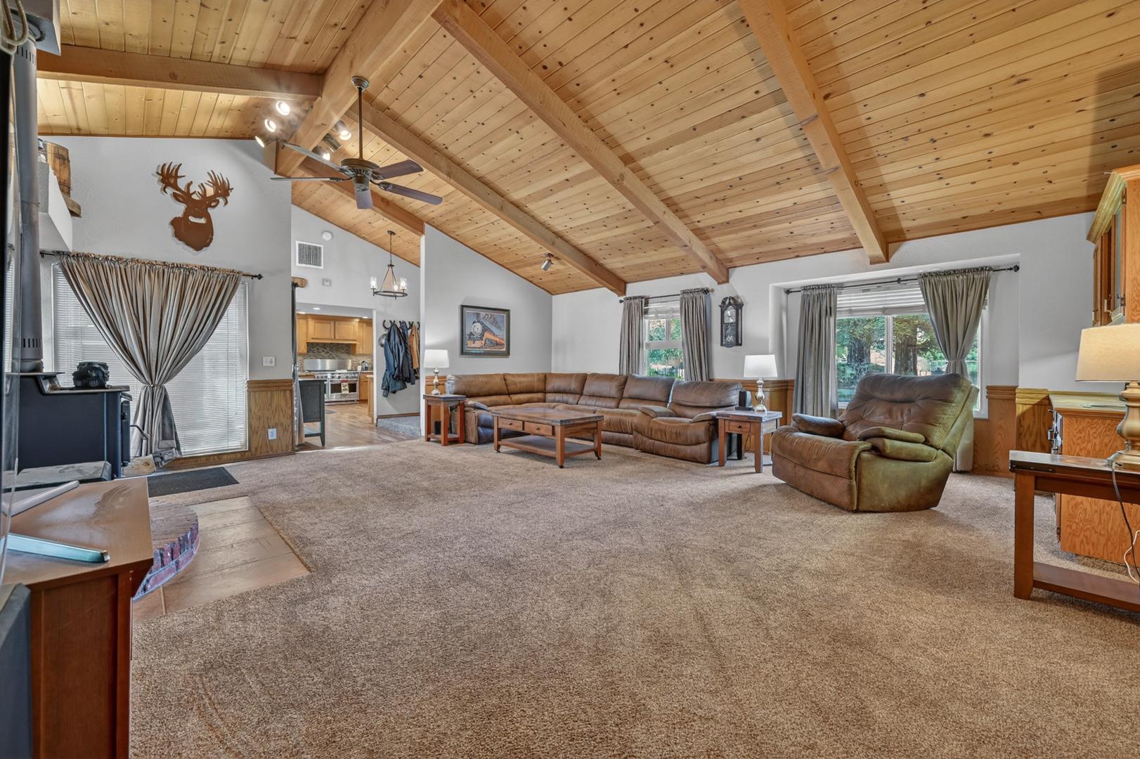 1185 N Locan Ave, photo 28
