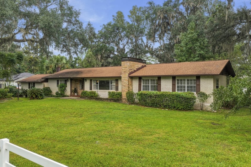 Photo 9 of 6871 Hyde Grove Ave, Jacksonville, FL 32210, photographed by Megapixeler