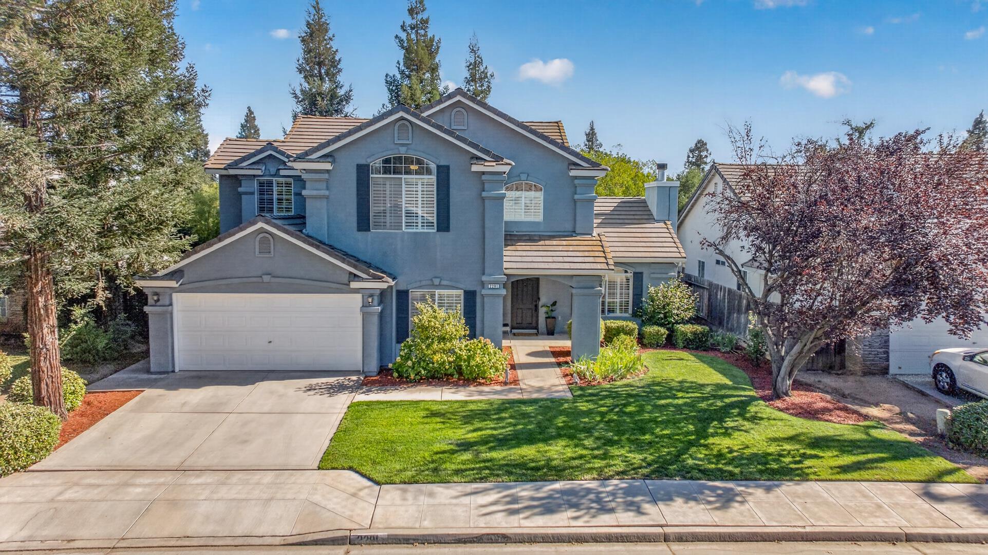 2291 E La Quinta Dr, Fresno CA