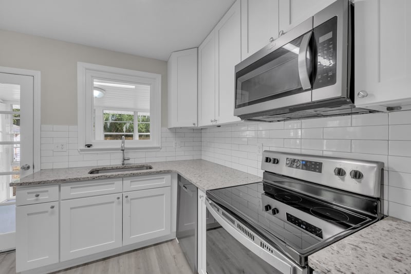 Photo 9 of 1641 Charon Rd, Jacksonville, FL 32205, photographed by Megapixeler