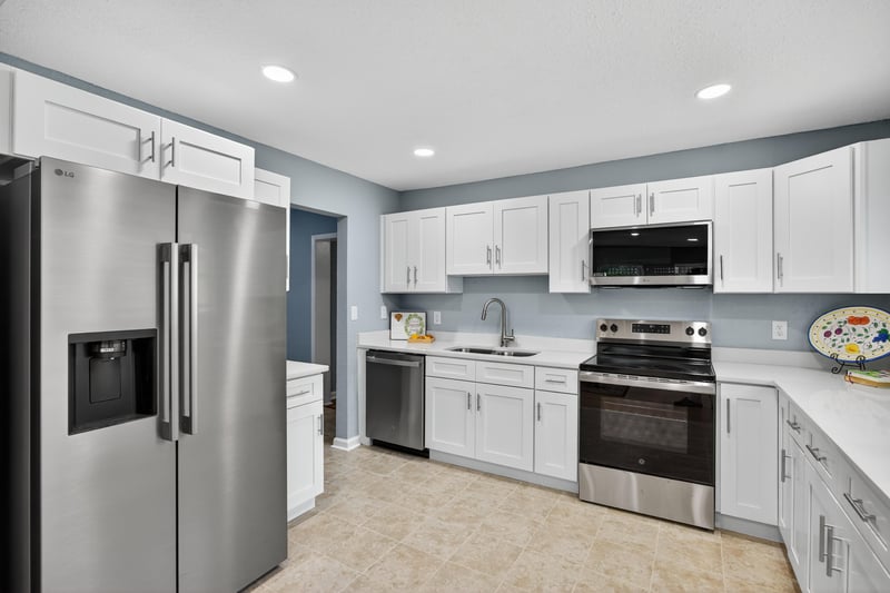Photo 8 of 6952 Goldilocks Ln, Jacksonville, FL 32210, photographed by Megapixeler