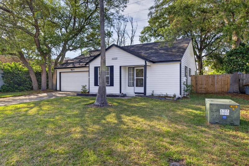 Photo 4 of 14203 Hampton Falls Dr N, Jacksonville, FL 32224, photographed by Megapixeler