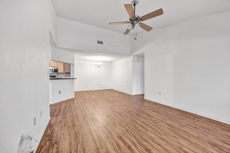 Photo 8 of 7800 Point Meadows Dr unit 1033, Jacksonville, FL 32256, photographed by Megapixeler