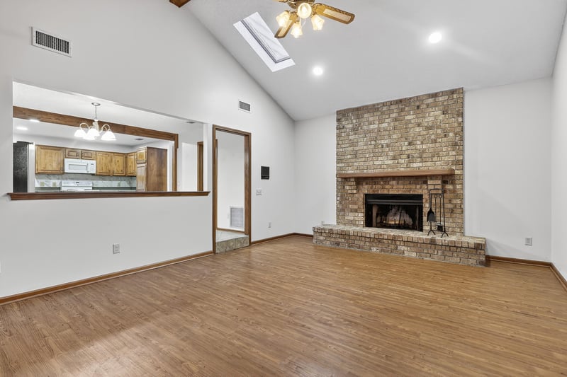 Family Room at 2919 Sandy Branch Ln, Jacksonville, FL 32257