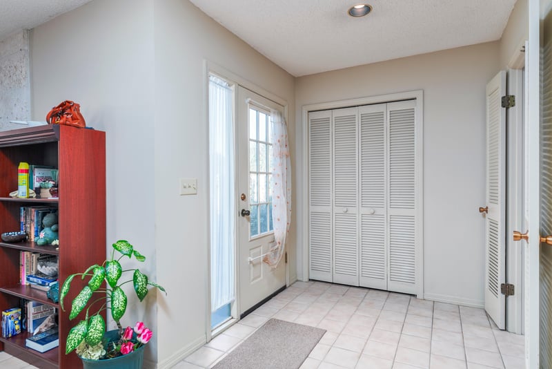Photo 4 of 5522 La Moya Ave, Jacksonville, FL 32210, photographed by Megapixeler