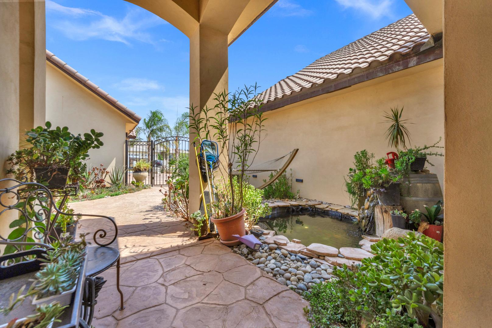 1139 N Citrus Ct, photo 47
