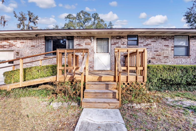Photo 5 of 1019 Haynes Ct, Green Cove Springs, FL 32043, photographed by Megapixeler